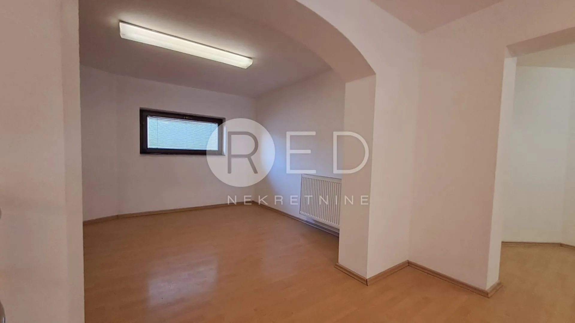 požega poslovni prostor 80m2 centar+parking - slika 3
