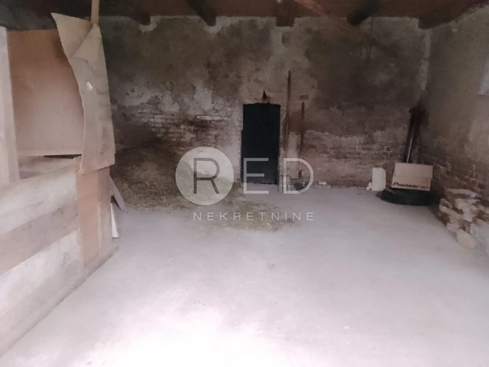 prodaja, kuća horvati 200m2 - slika 13