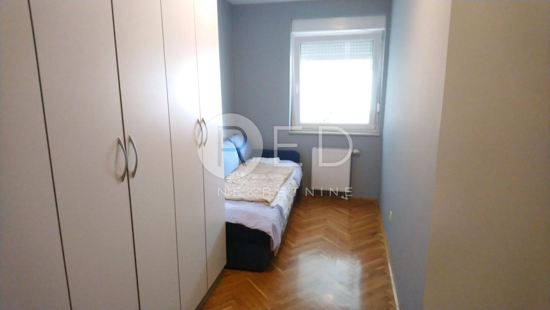 prostrani stan 178 m2 - centar grada - slika 16