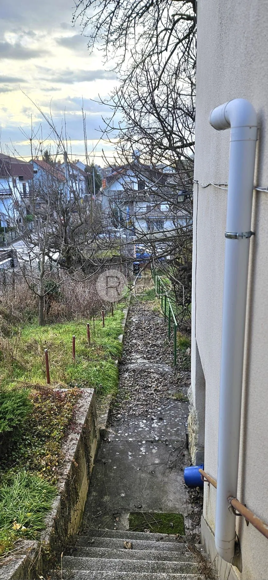 vrapče kuća sa zemljištem - slika 13