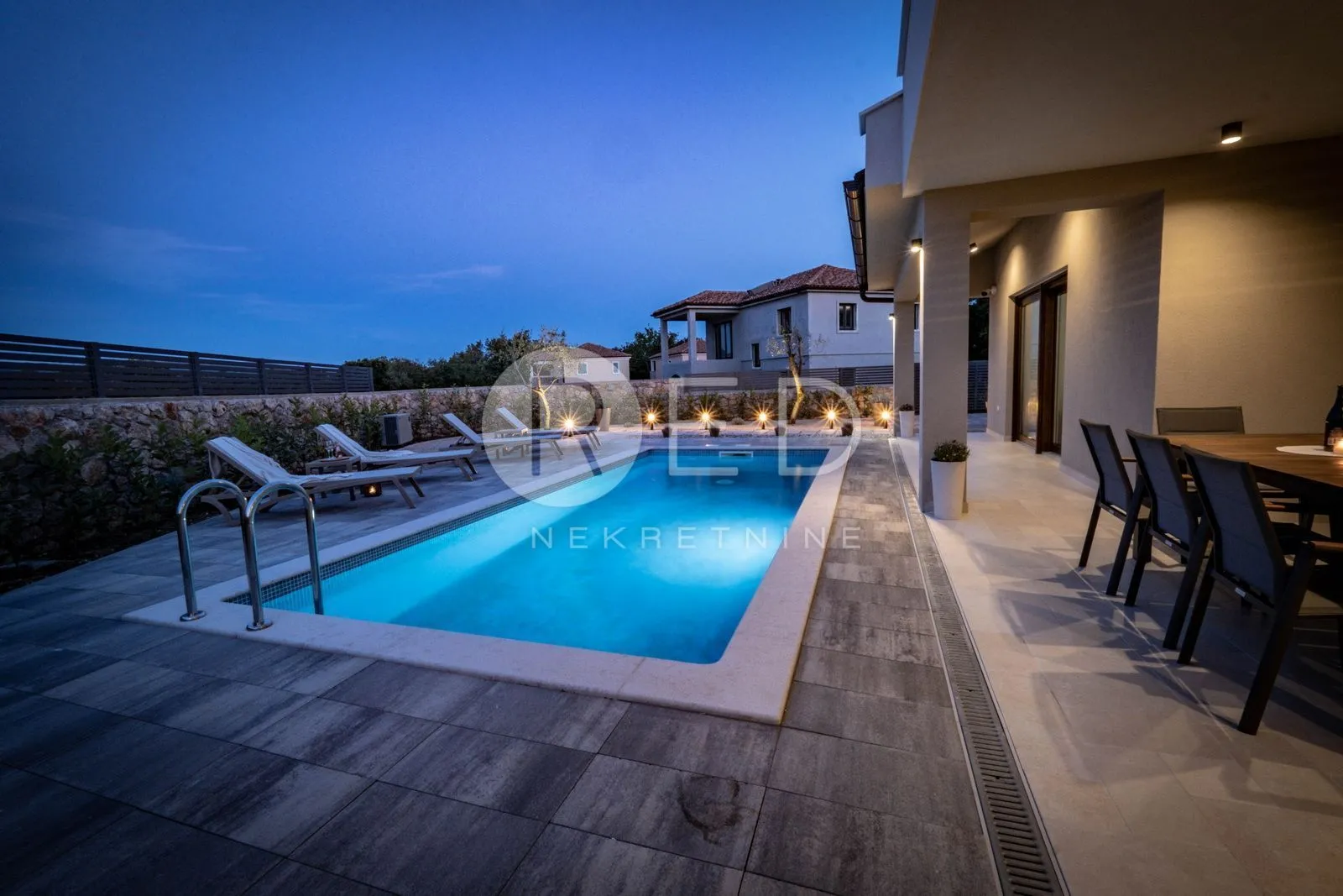 okolica krka - luksuzna vila na mirnoj lokaciji, 170 m2 - slika 16
