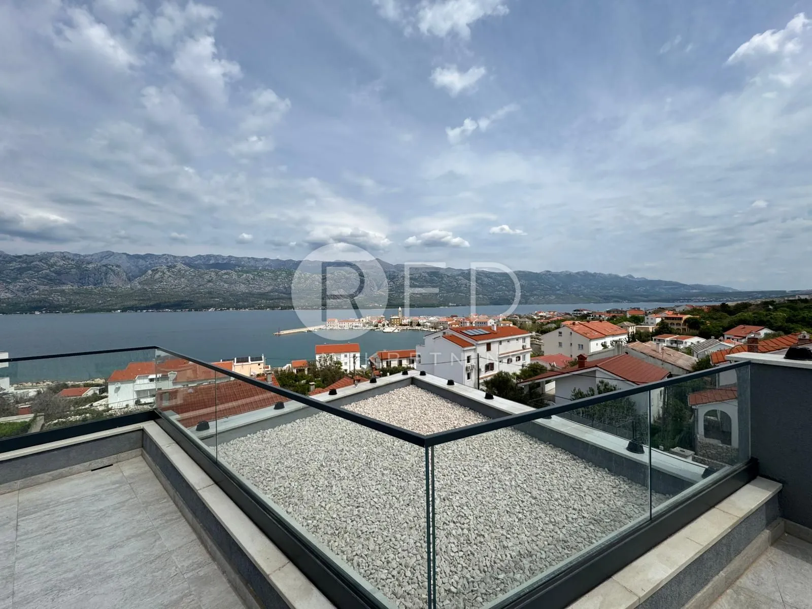 penthouse s pogledom na more 135 m2 - vinjerac - slika 1