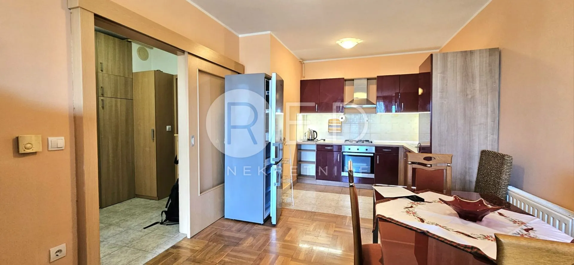svijetao i odmah useljiv stan u vrapču – 53 m², lođa, lift - slika 3