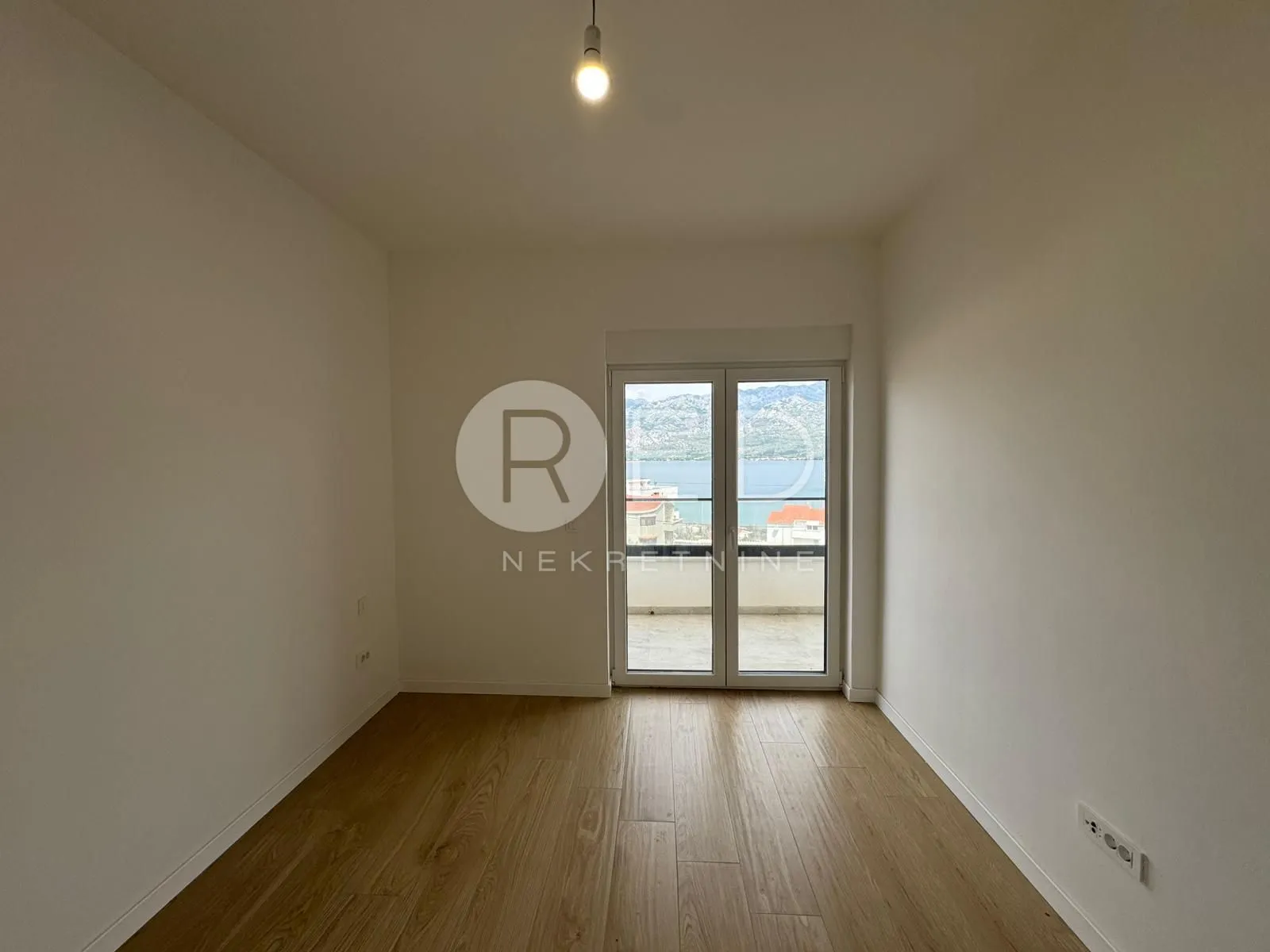 penthouse s pogledom na more 135 m2 - vinjerac - slika 8