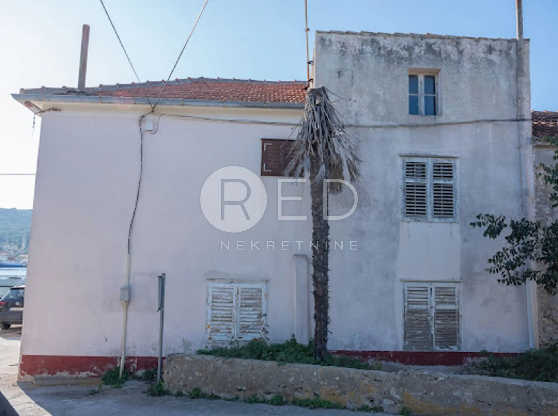 ugljan kuća s projektom prvi red do mora uz marinu - slika 10