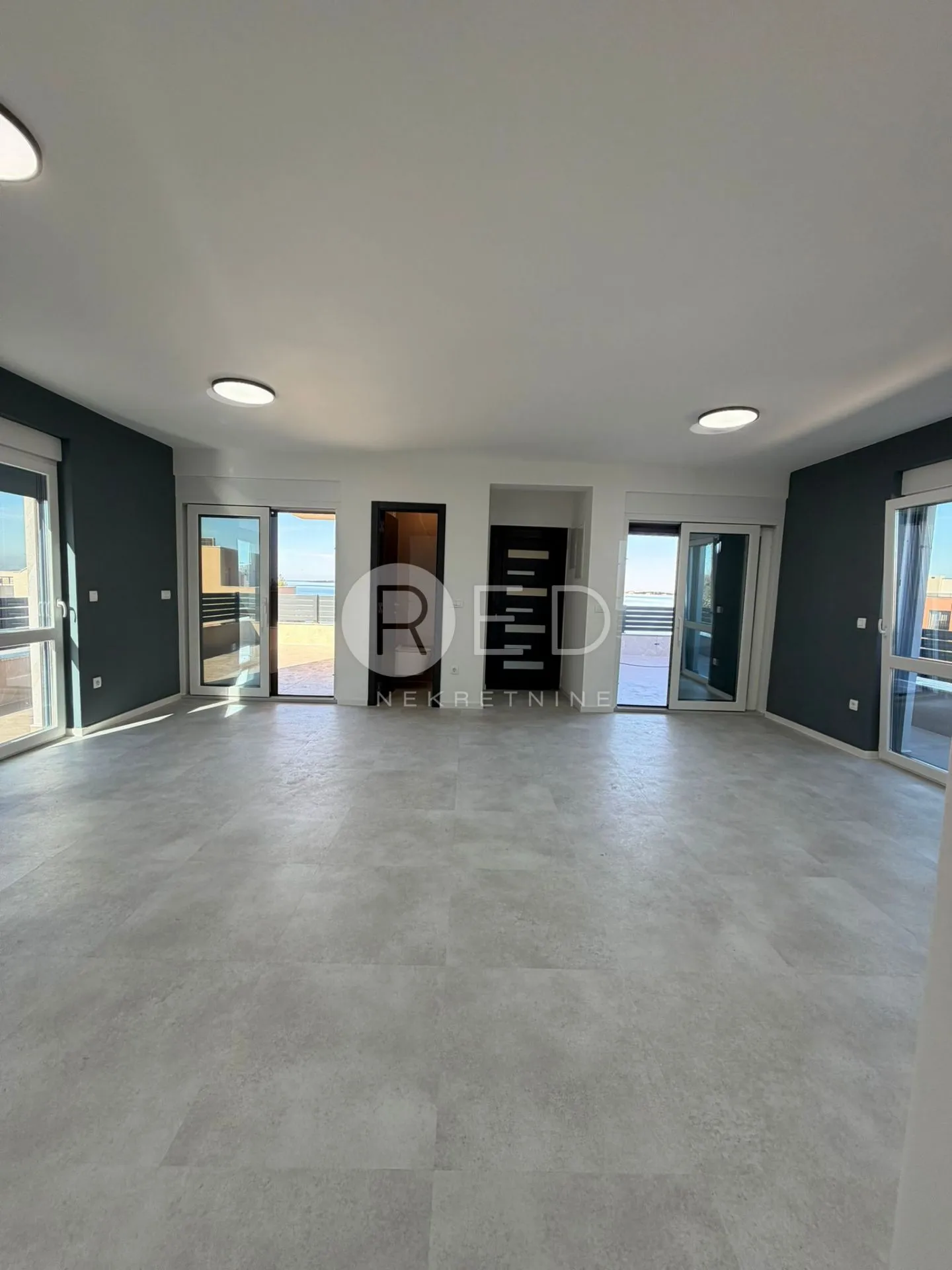 Privalaka Penthouse 2.kat Useljivo - Privlaka