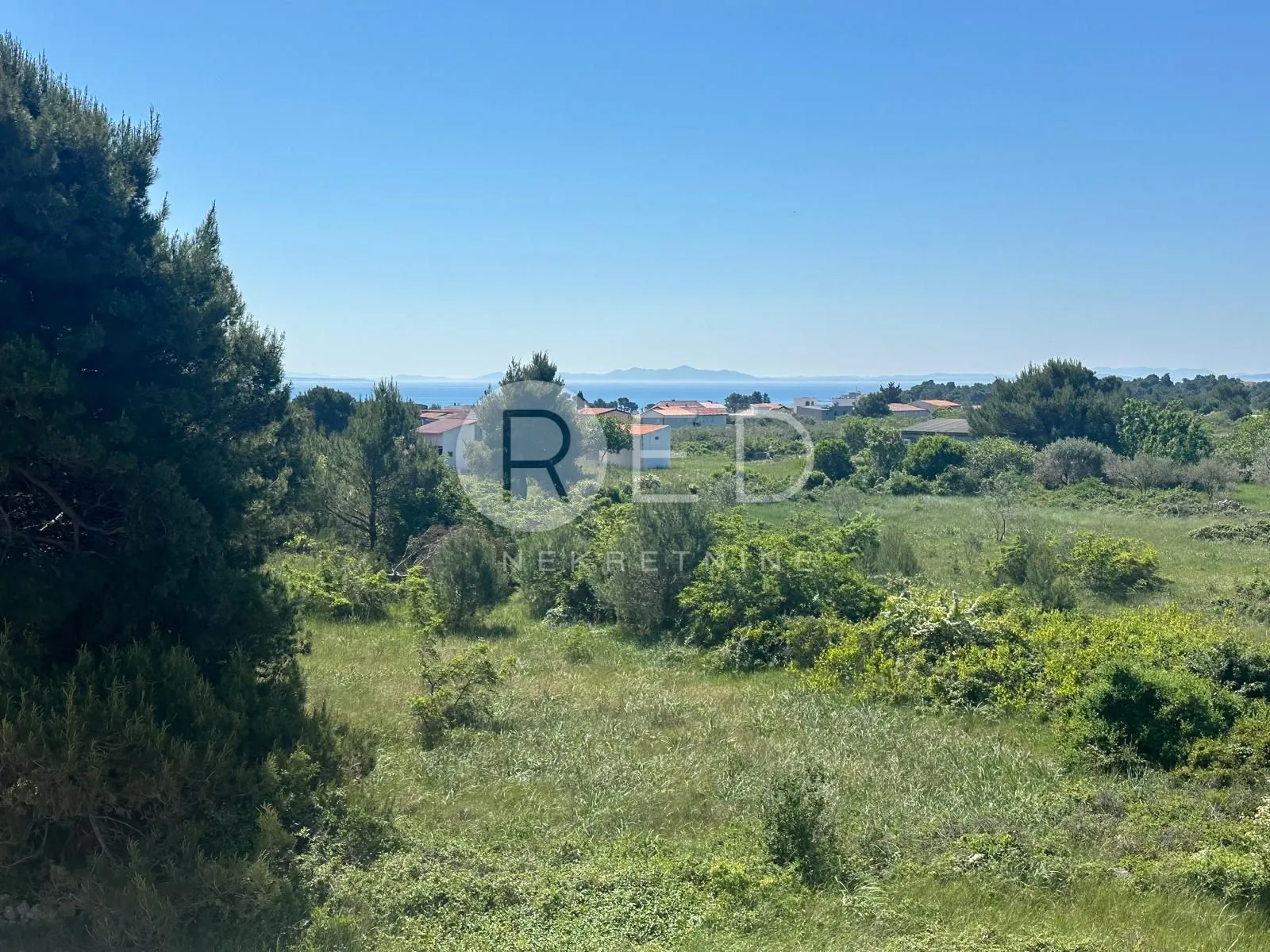 moderan dvosobni stan u novogradnji, otok vir - slika 8