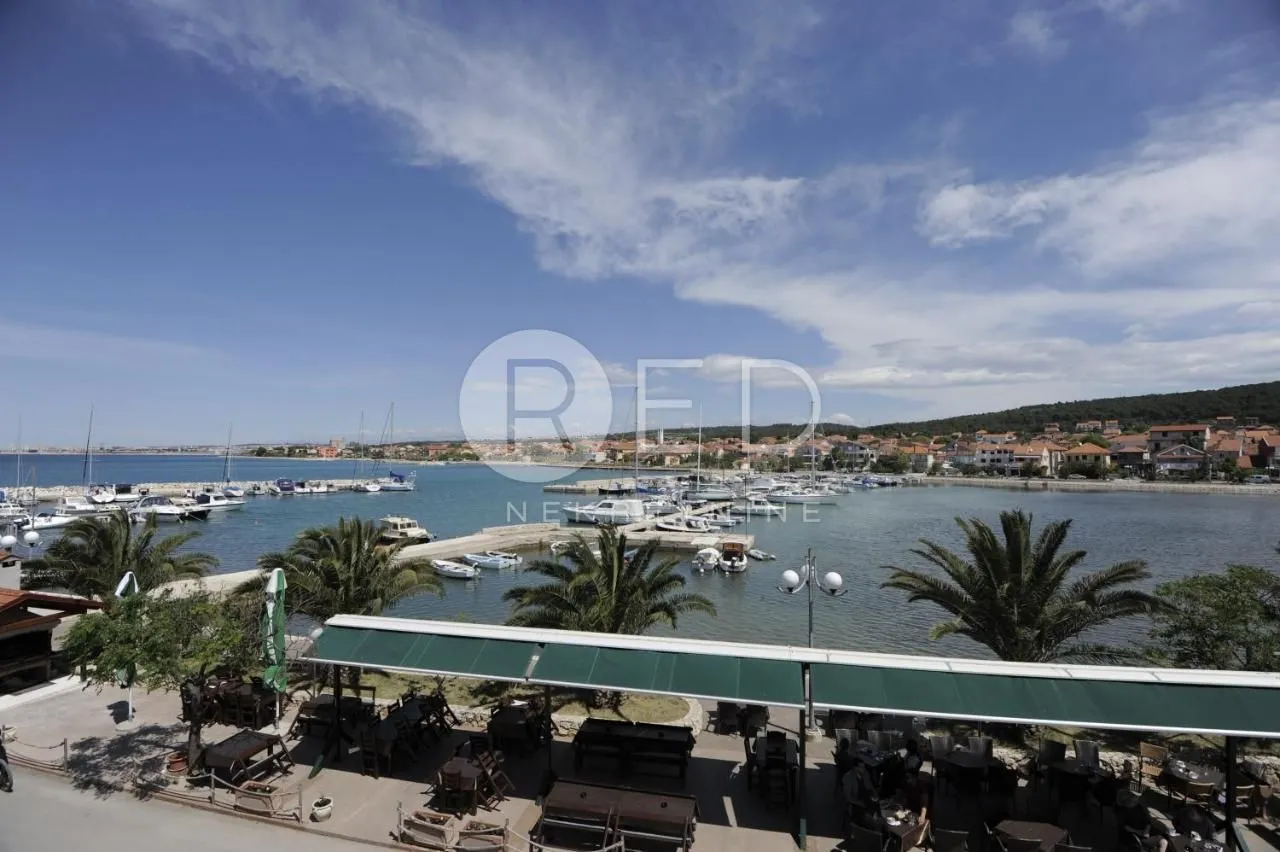 uhodan restoran 5 metara od mora - bibinje, zadar - slika 9