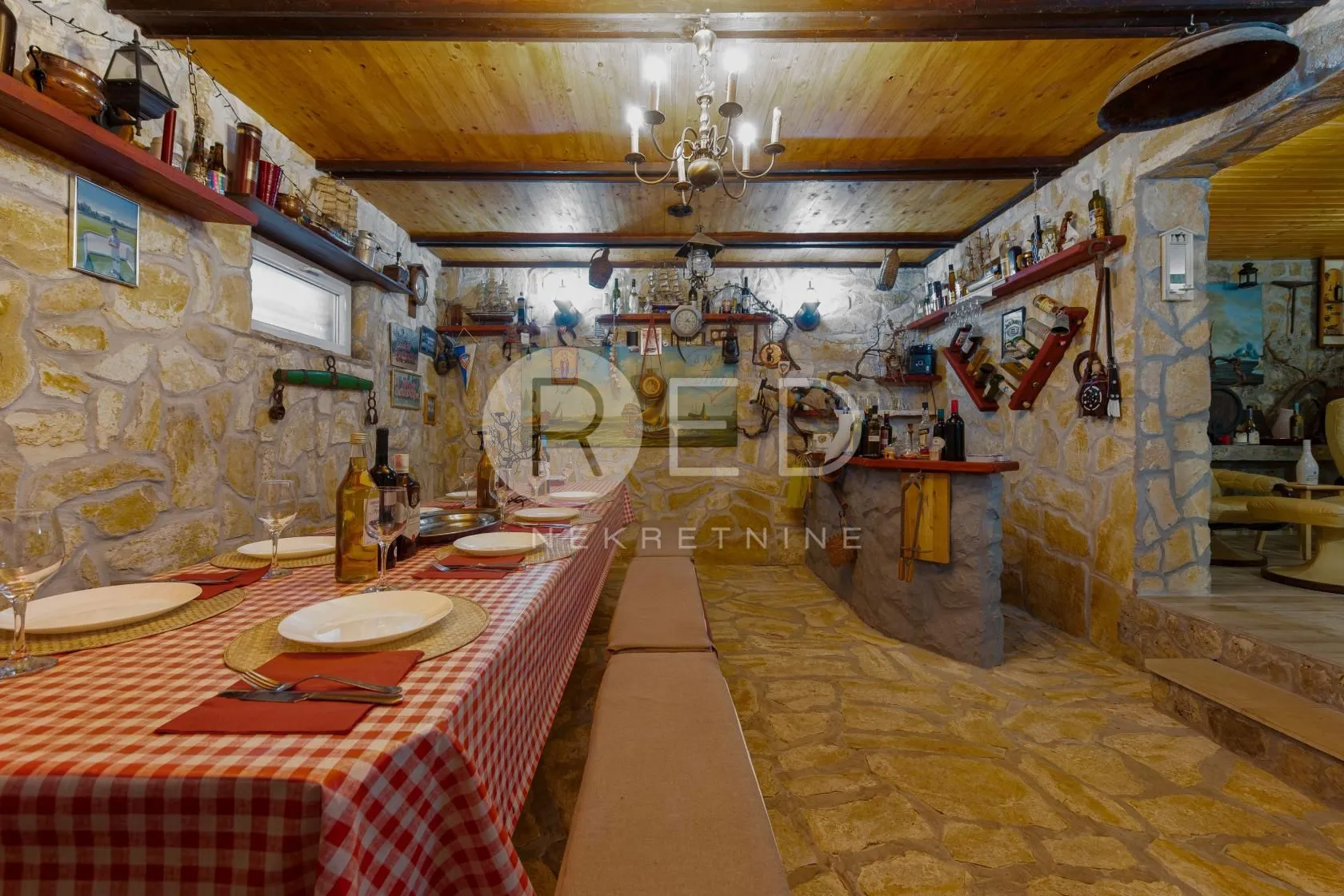kuća sa odmor s bazenom i svojim igralištem - slika 44
