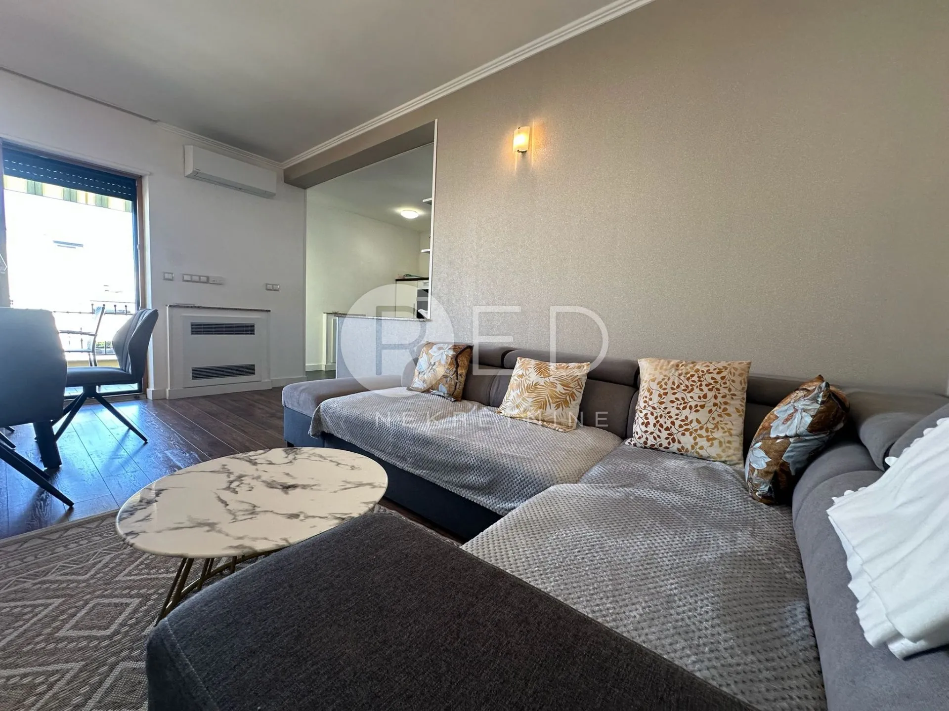 diklovac - moderan trosobni stan 81 m² s pogledom na more - slika 13