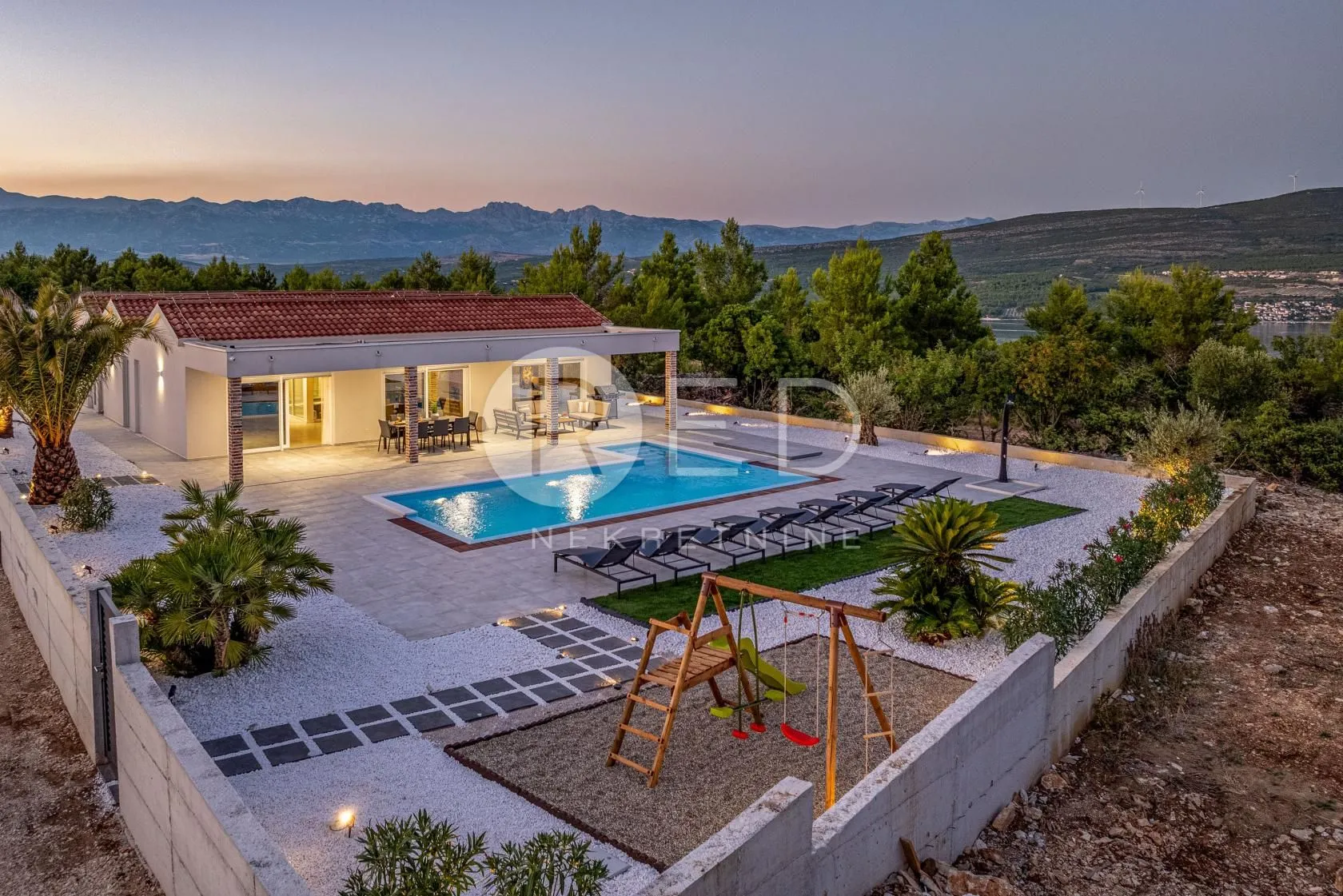 prekrasna vila s bazenom i 4 spavaće sobe - pridraga, zadarska - slika 30