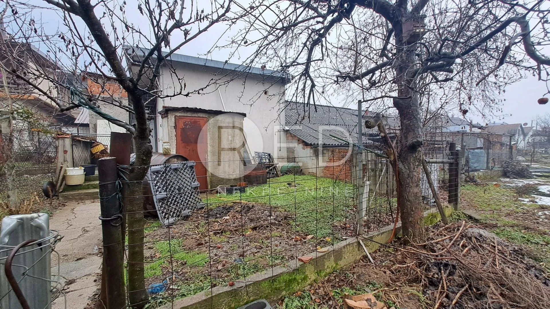 požega kuća s poslovnim prostorom za mesopreradu - slika 13