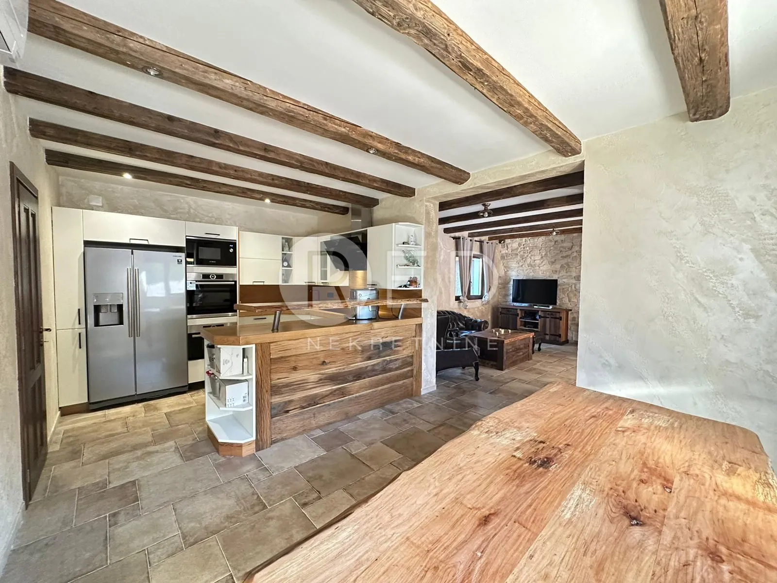 otok krk, okolica dobrinja - impresivna kamena kuća s bazenom, 220 m2 - slika 4