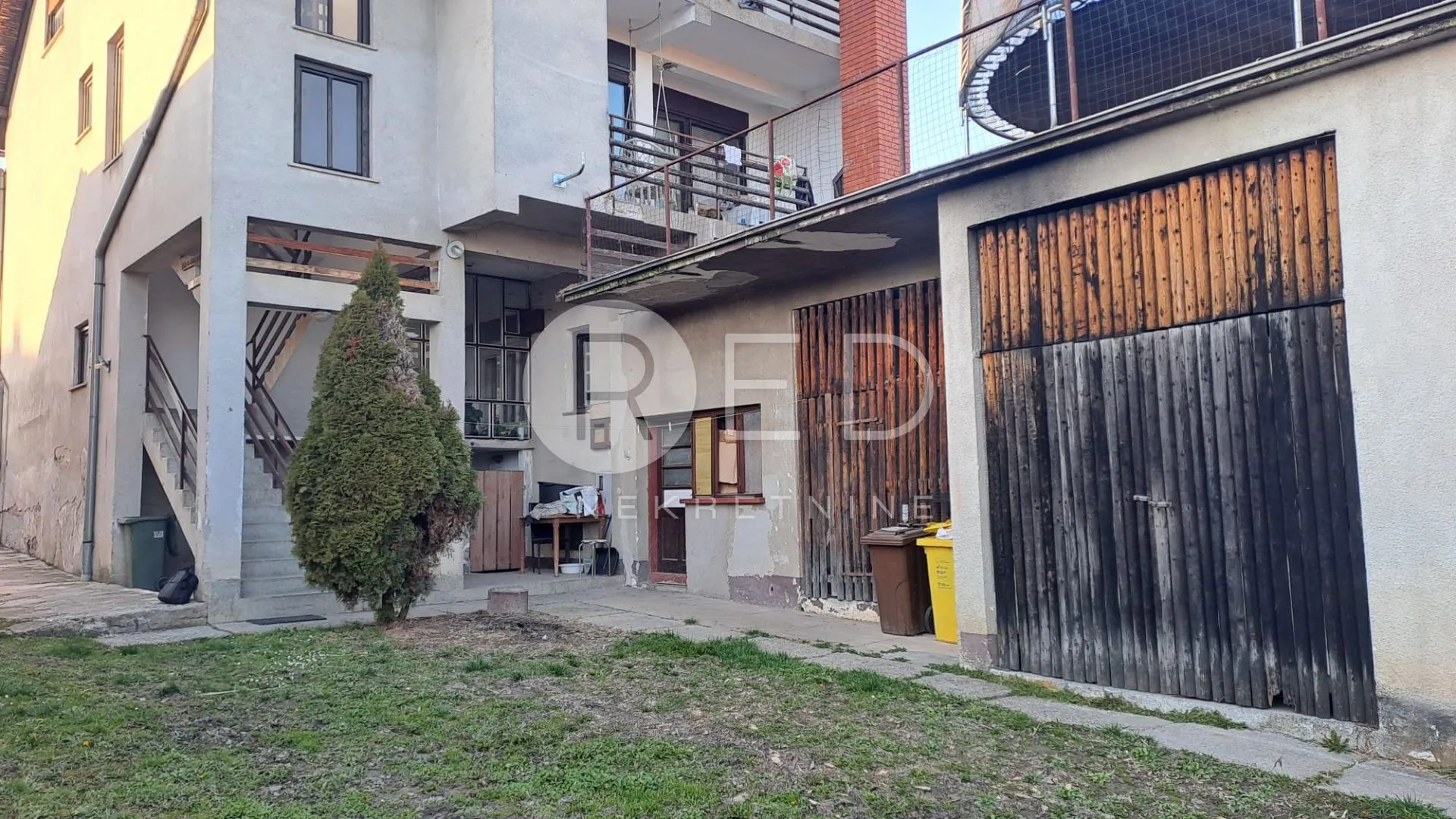 požega obiteljska kuća sa 3 odvojena stana - slika 4