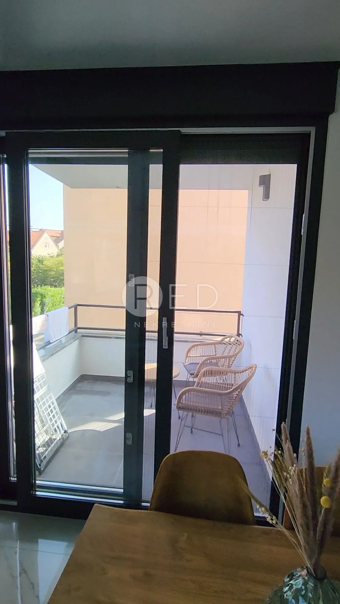 rudeš stan 45m2 s podzemnom garažom - slika 3