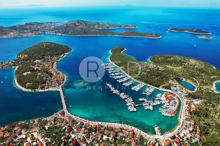 ekskluzivno zemljište u rogoznici prvi red do mora - slika 3