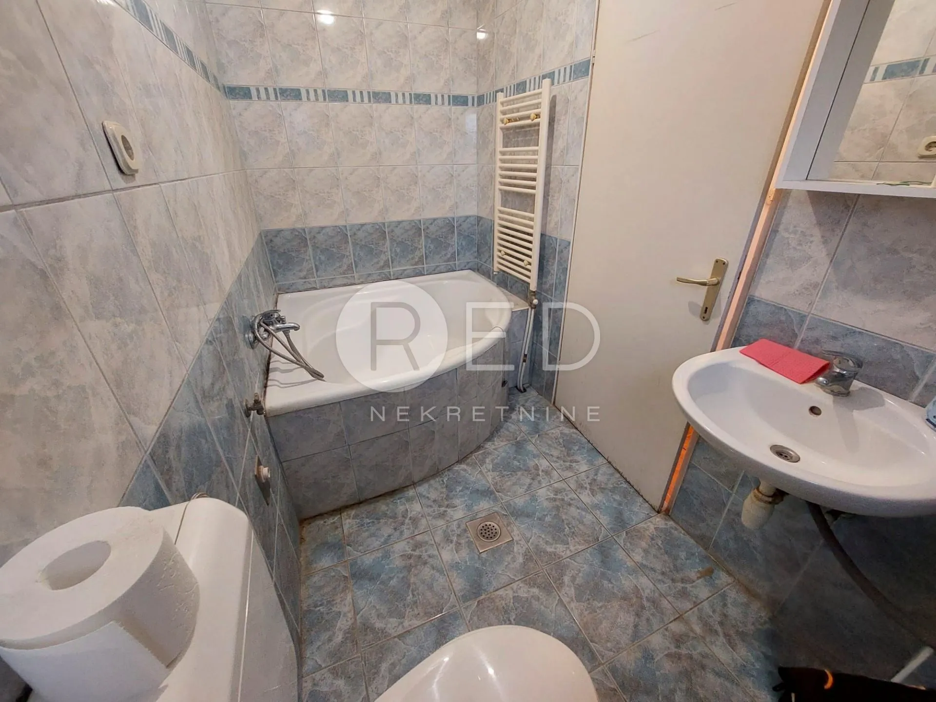 stan 100 m2 centar osijeka - slika 13