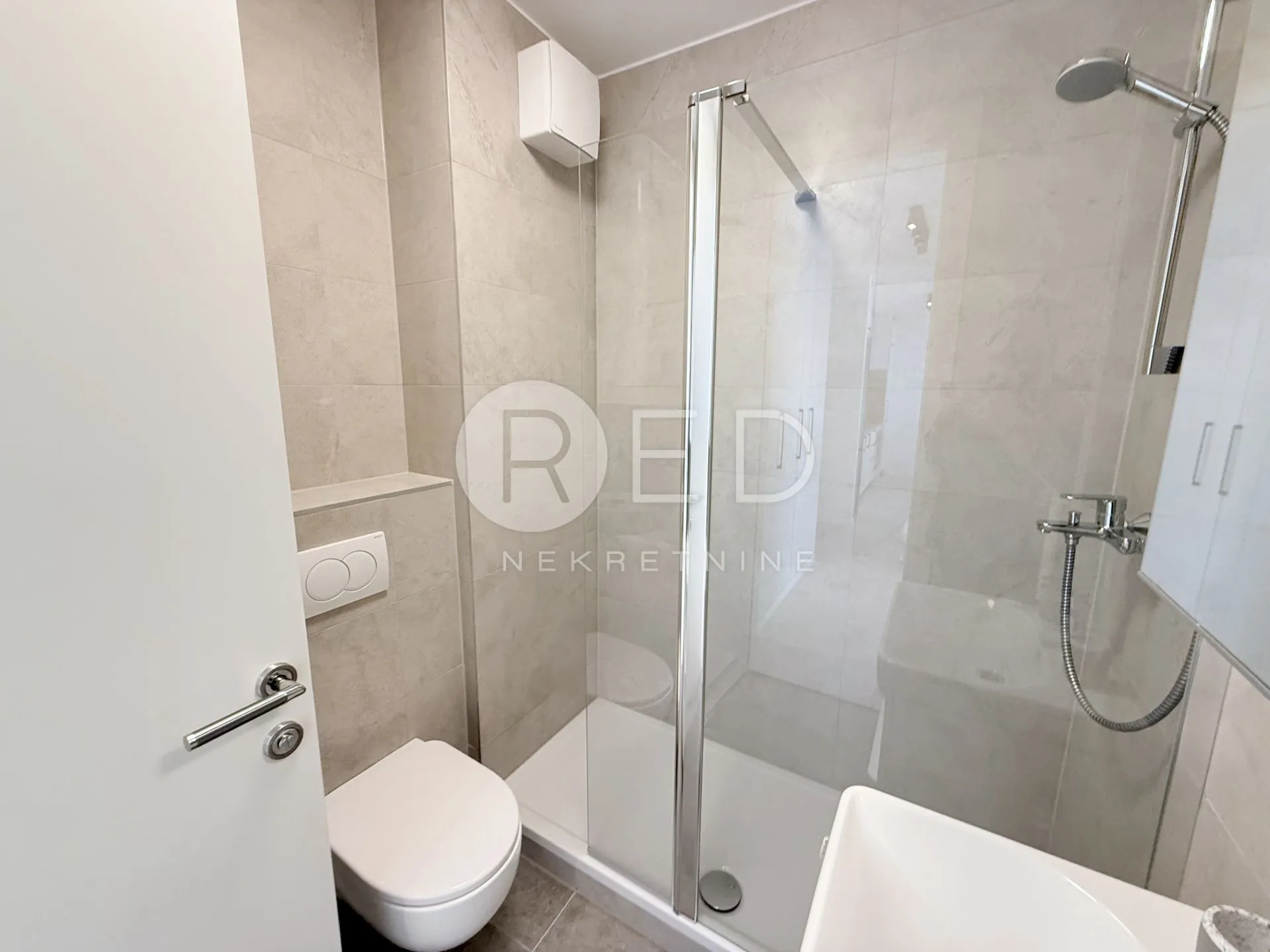 odlična lokacija – višnjik, 62 m², namješten + garaža - slika 14
