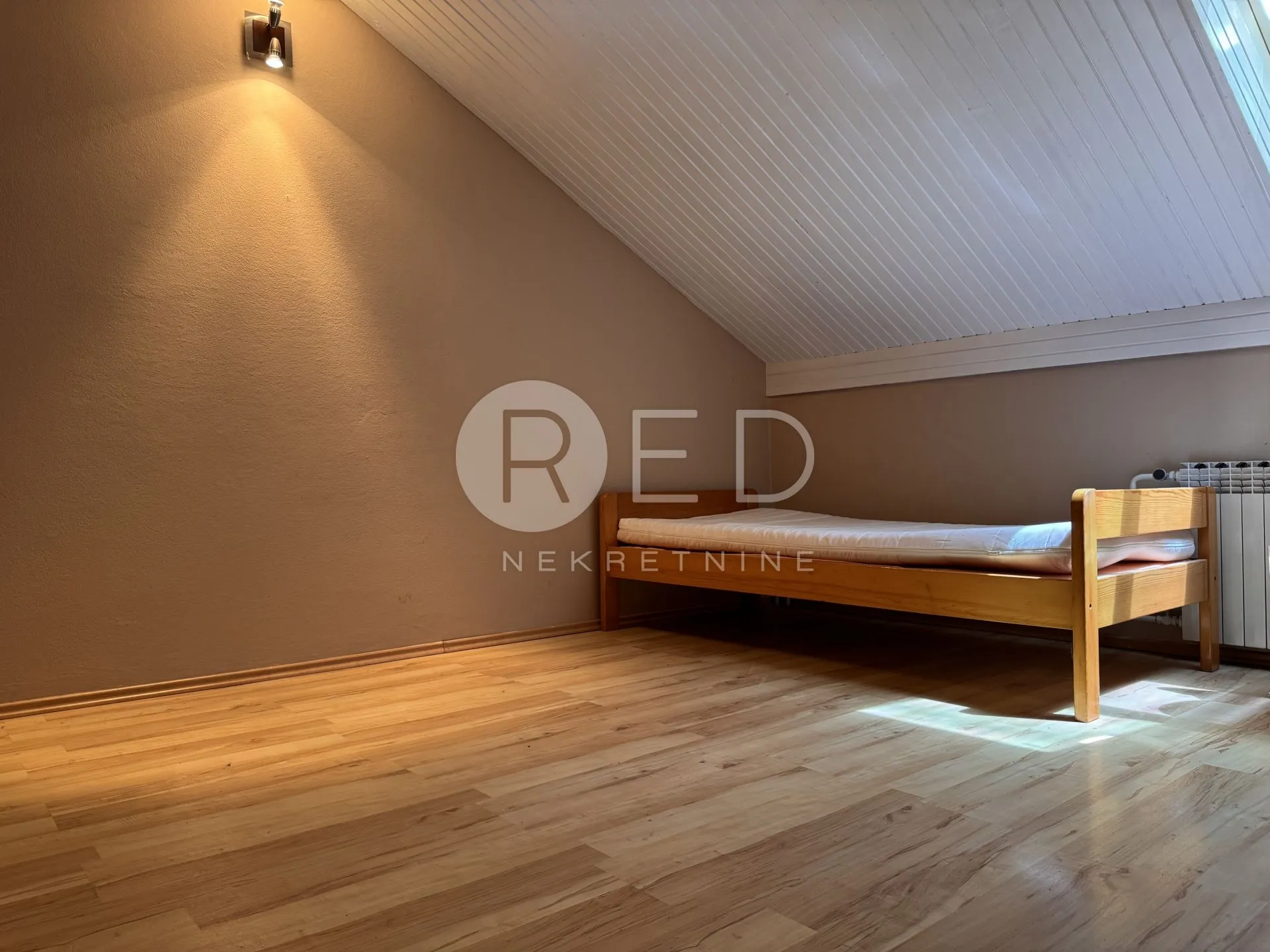 britanac/kraljevec dvojna kuća 260m2 - slika 23