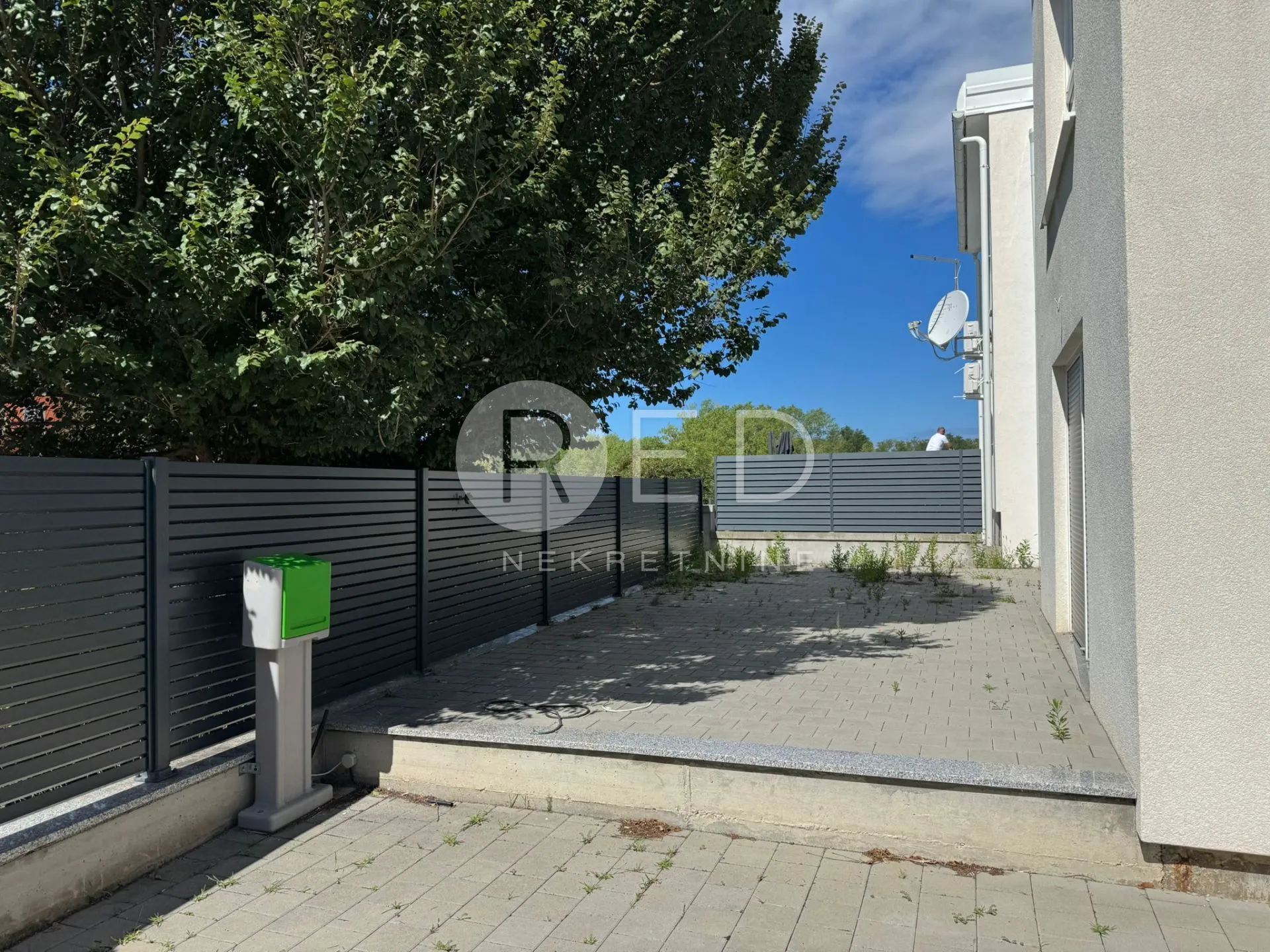 apartman u blizini mora na prodaju - privlaka - slika 4