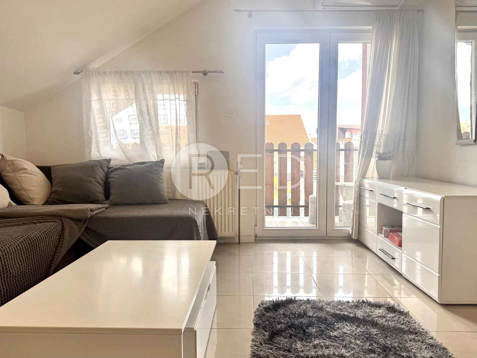 dubrava super prilika! stan 35m2 2.kat - slika 2