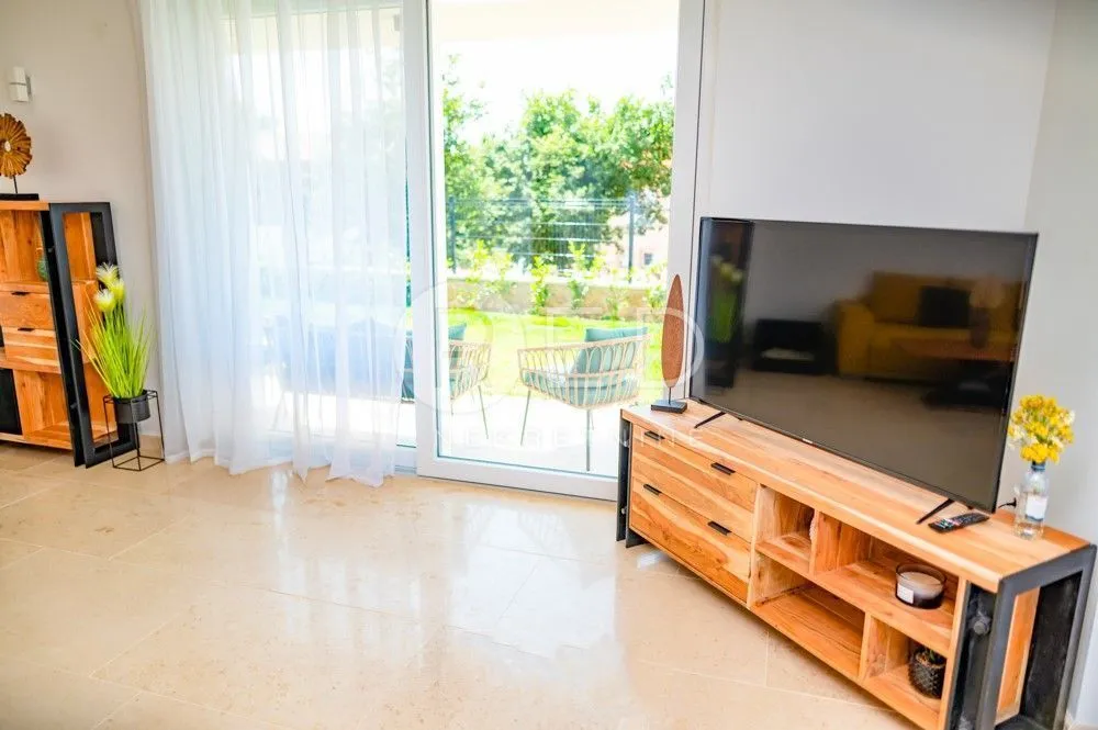 otok krk, okolica malinske - predivna kuća s bazenom, 156 m2 - slika 8