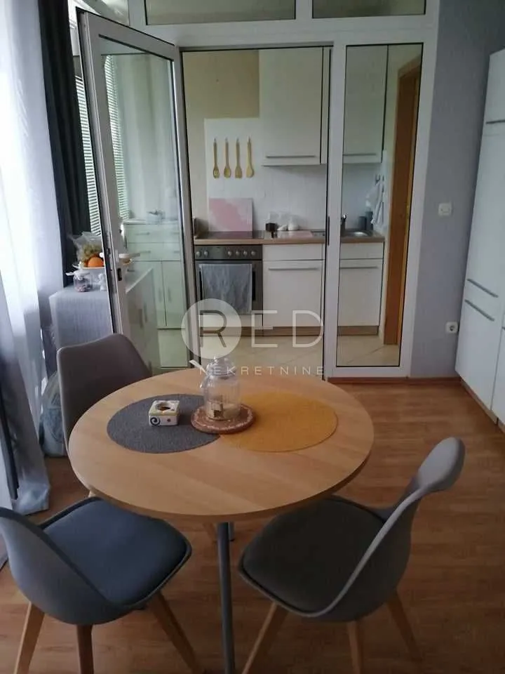 zadar bili brig stan 42 m2 - slika 9