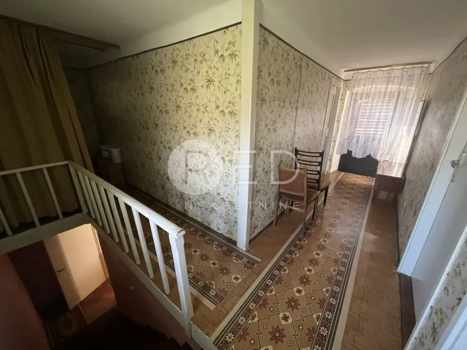 buje istra kamene kuće u nizu - slika 18