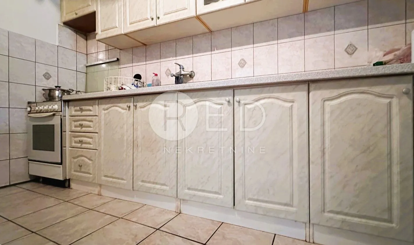 buzin - prostrana kuća s uređenom okućnicom, 330 m2 - slika 8