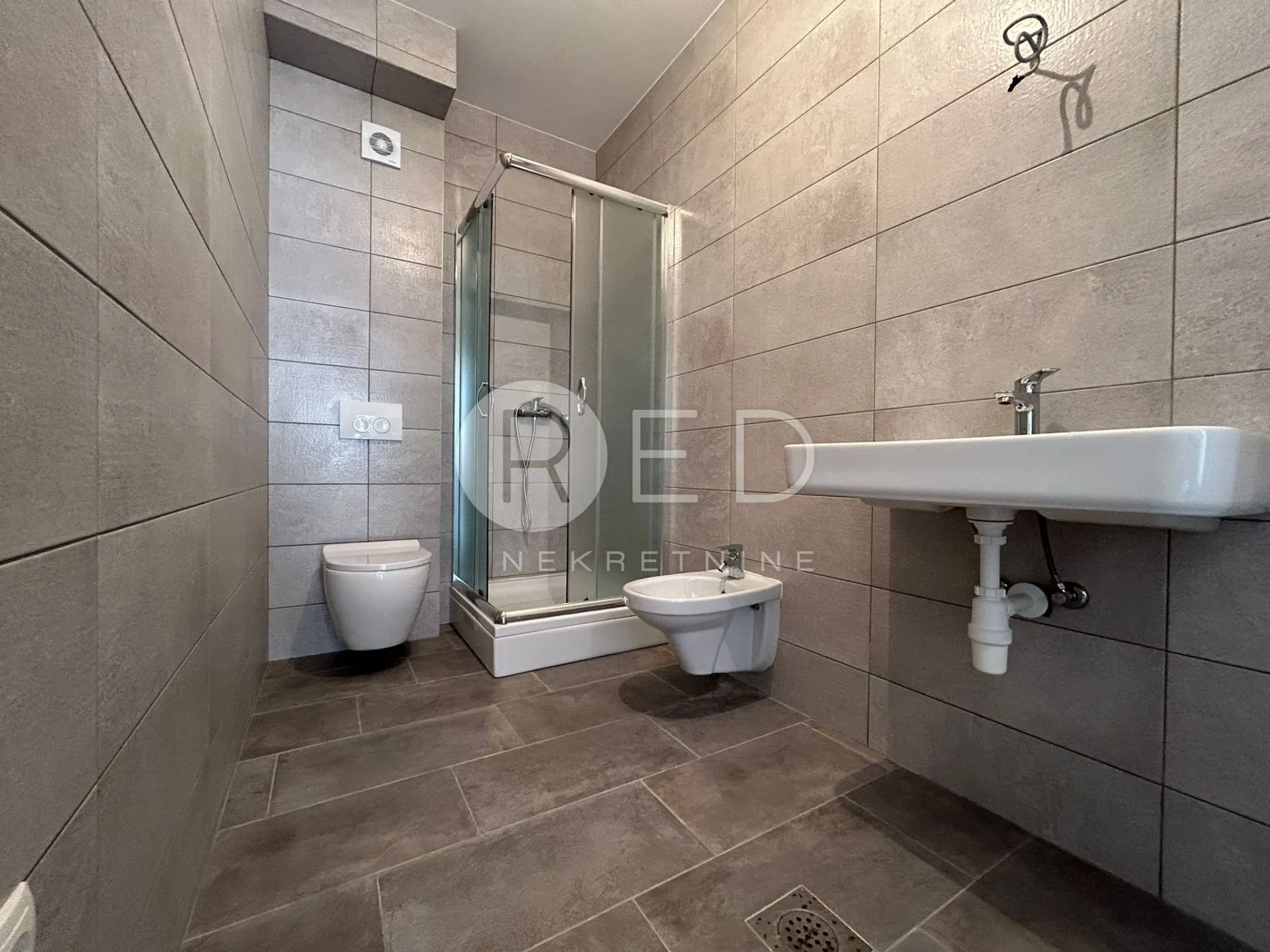 apartman u blizini mora na prodaju na katu - privlaka - slika 8
