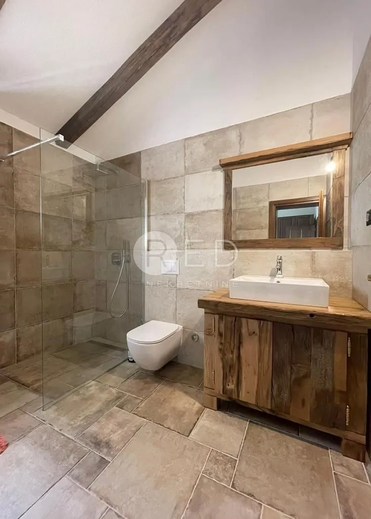 otok krk, okolica dobrinja - impresivna kamena kuća s bazenom, 220 m2 - slika 7