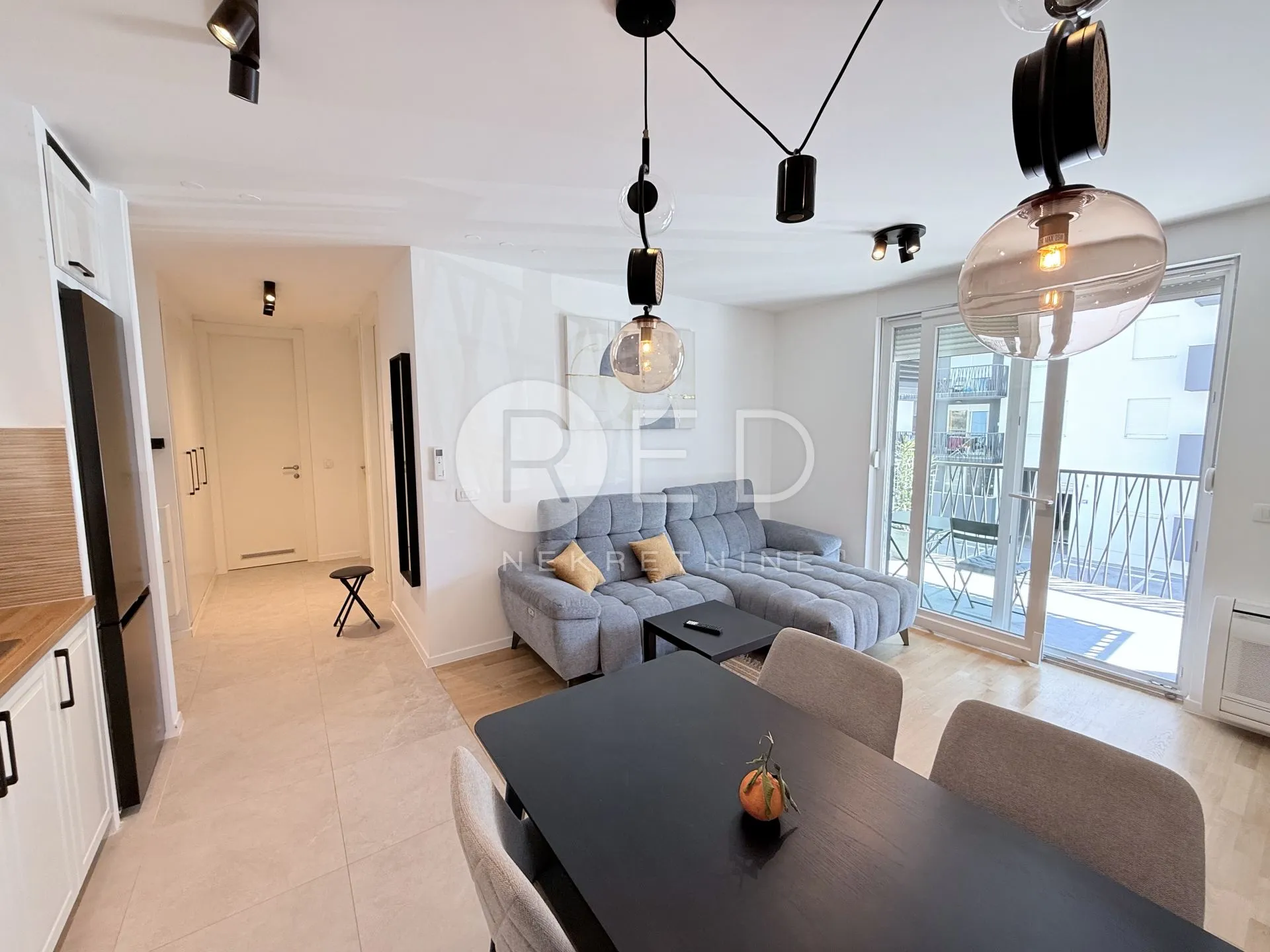 odlična lokacija – višnjik, 62 m², namješten + garaža - slika 3