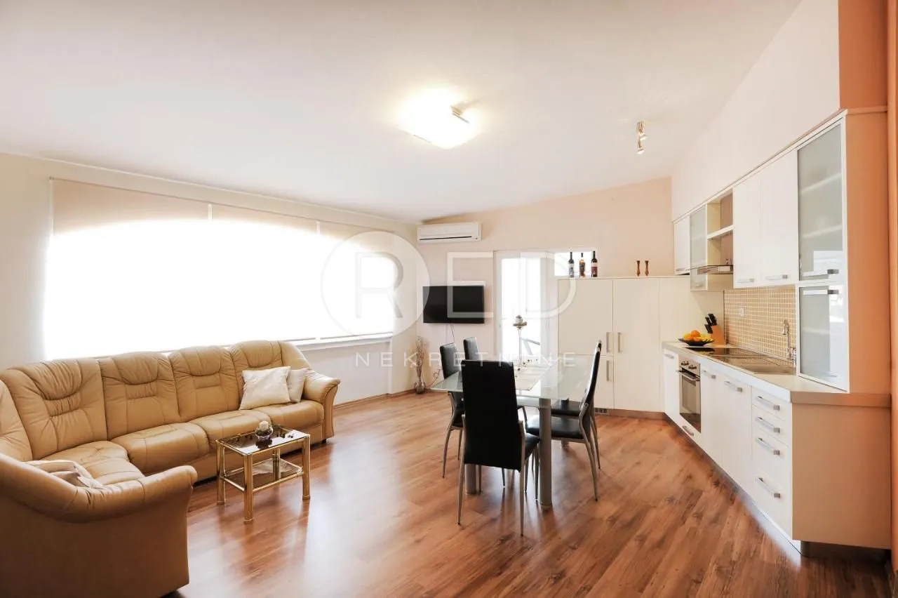 uhodan restoran i 2 apartmana 5 metara od mora - bibinje, zadar - slika 22