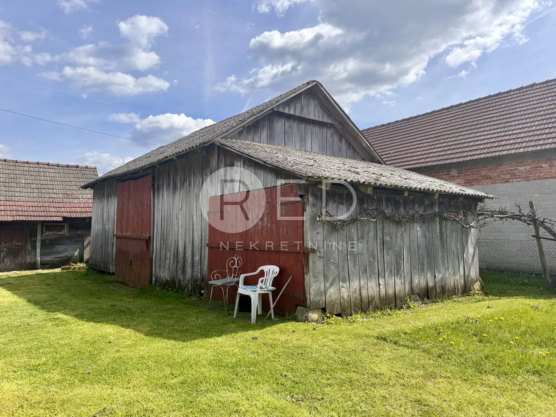kuća 100m2 i gospodarske zgrade 156m2, u okolici pisarovine - slika 15