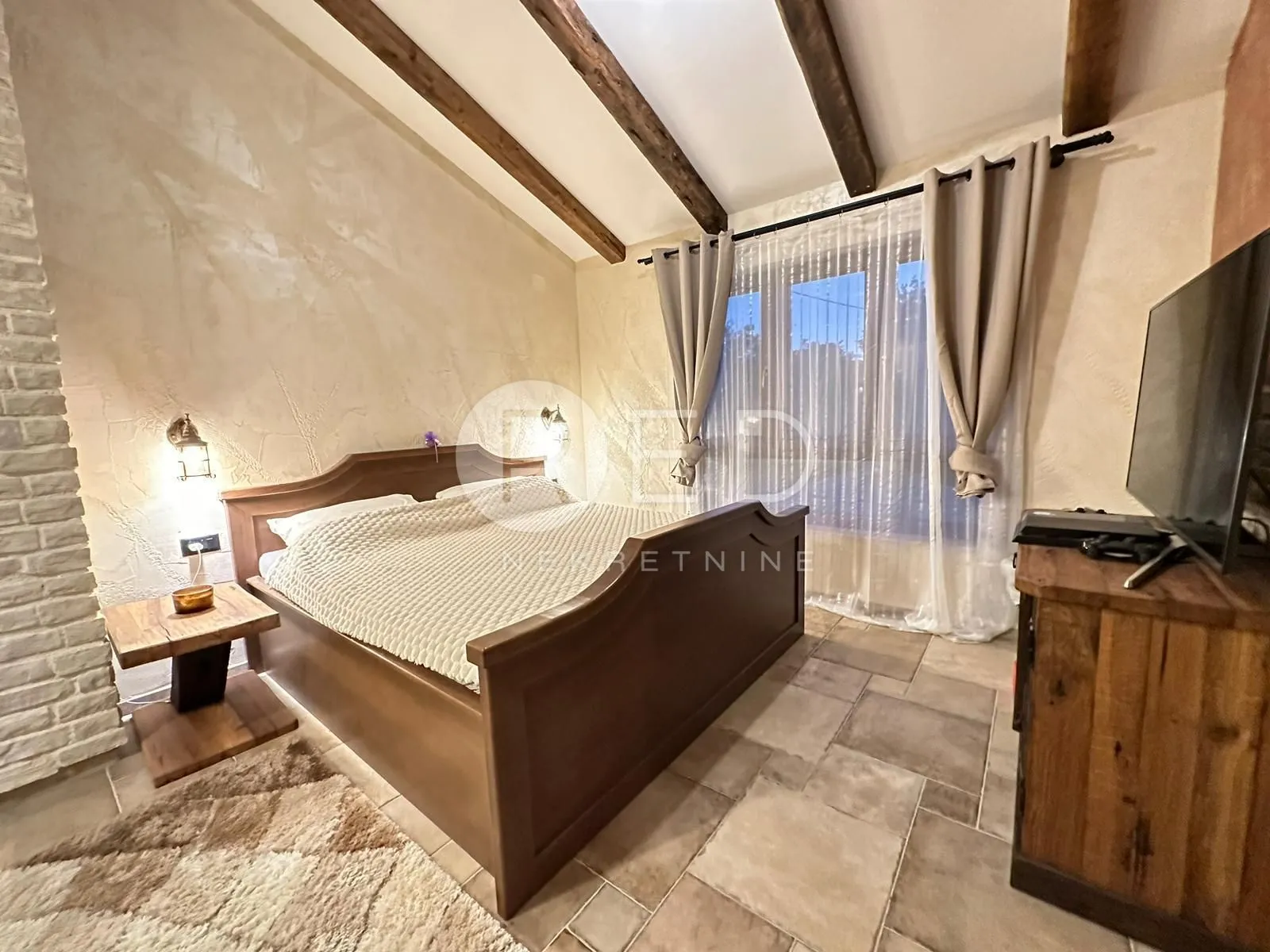 otok krk, okolica dobrinja - impresivna kamena kuća s bazenom, 220 m2 - slika 5