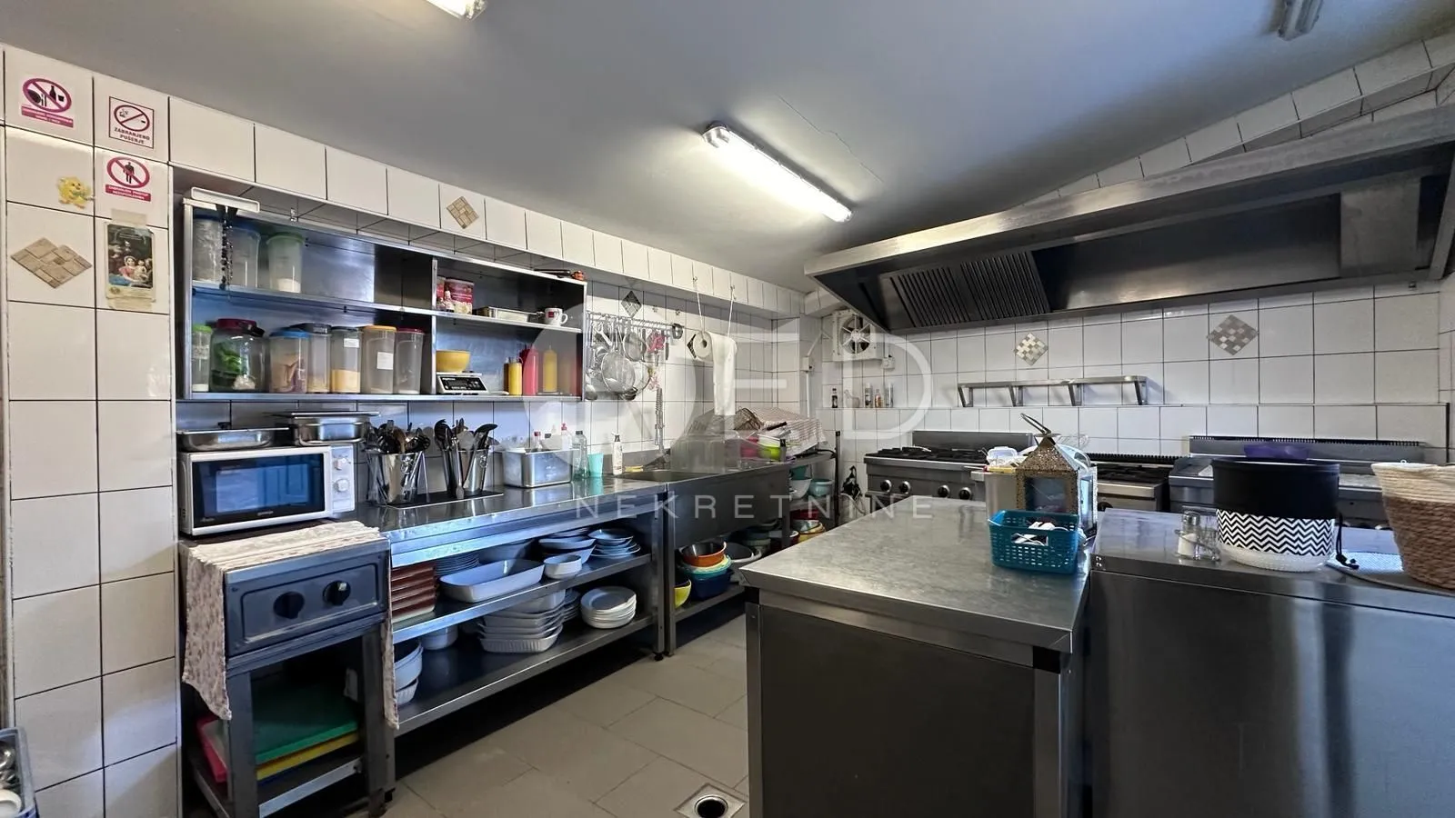 otok krk, krk - prodaja potpuno opremljenog restorana, 160 m2 - slika 7