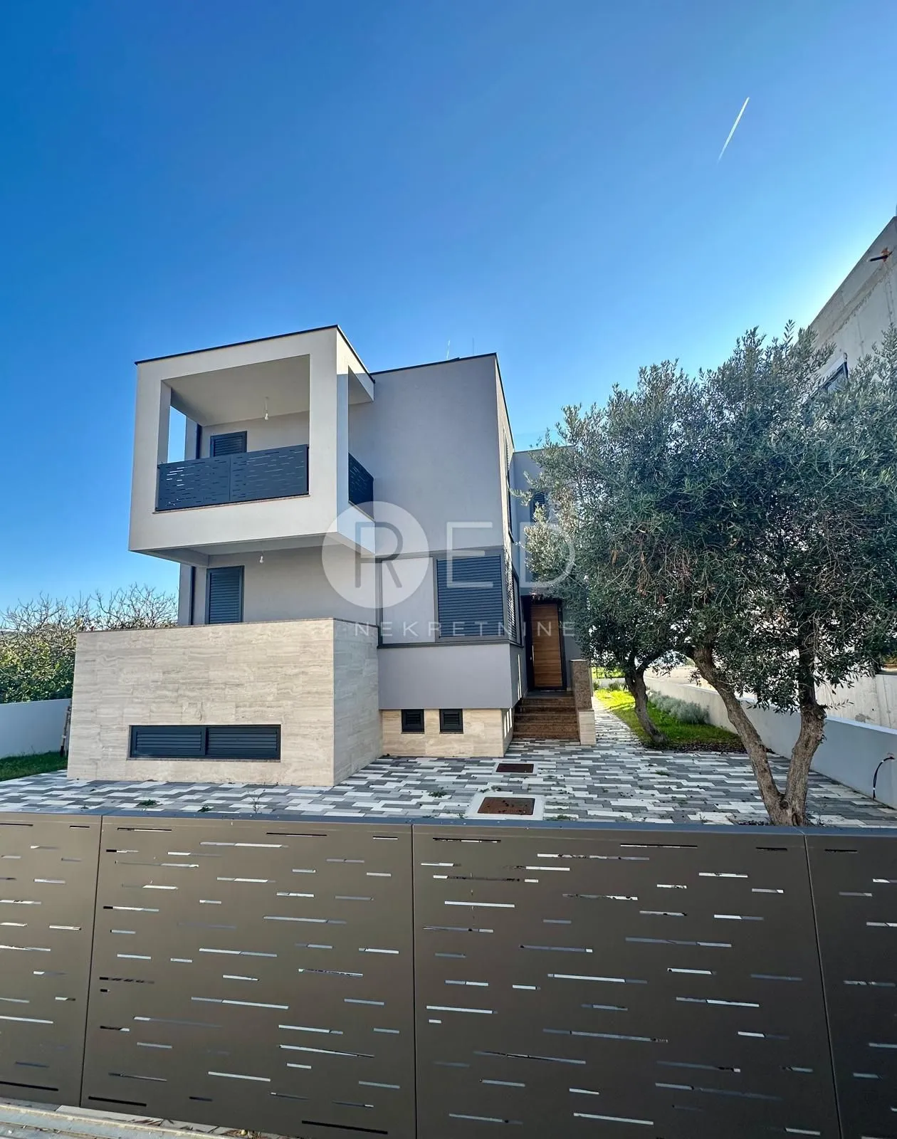 ekskluzivna vila na odličnoj lokaciji, 80 m od mora - sukošan - slika 35