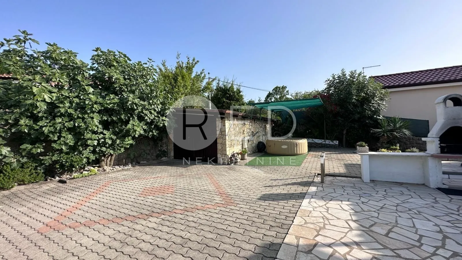otok krk, okolica dobrinja - samostojeća kuća na mirnoj lokaciji, 150 m2 - slika 2