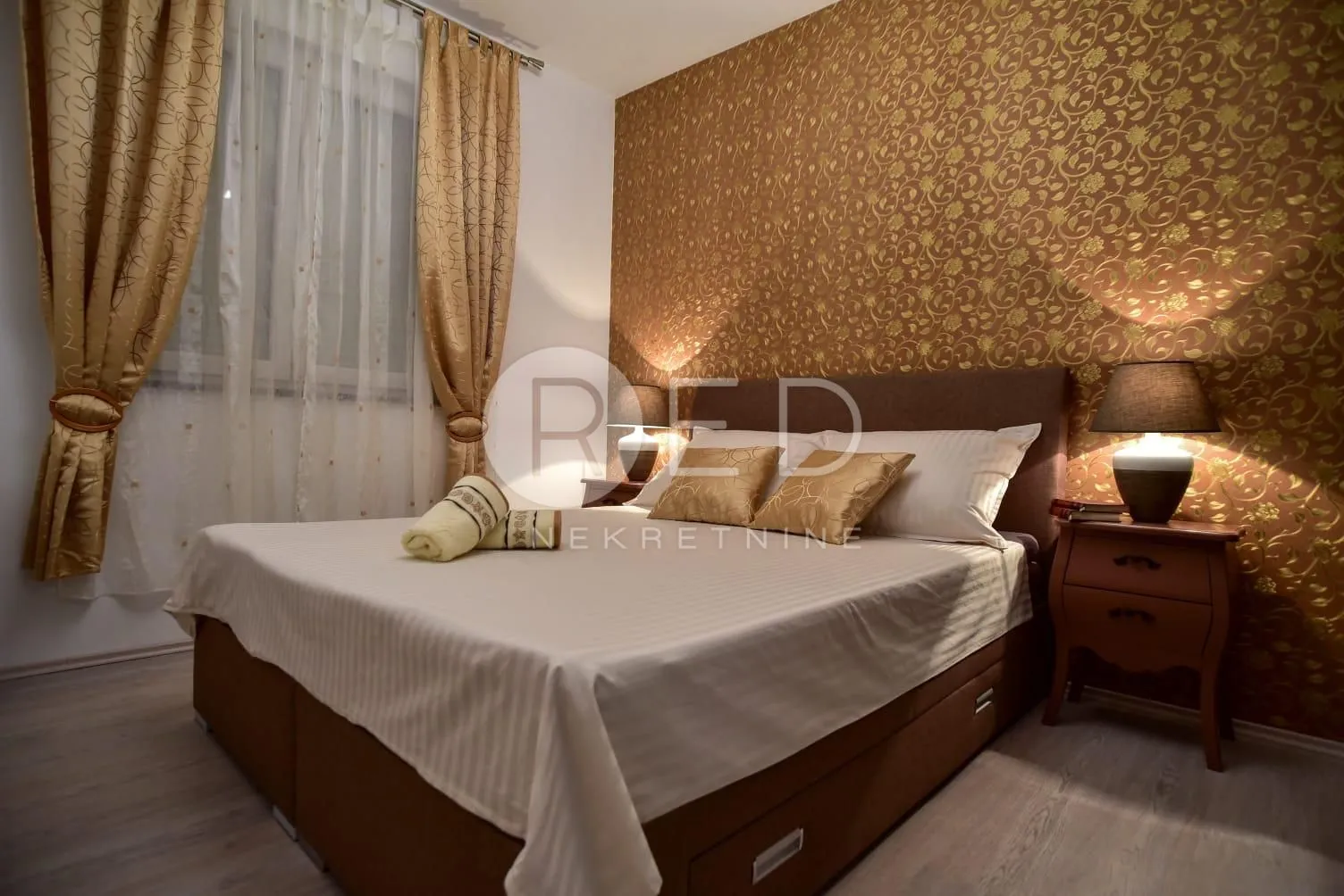 kuća s 4 četiri apartmana u pridragi kod zadra, 100 m od mora - slika 4