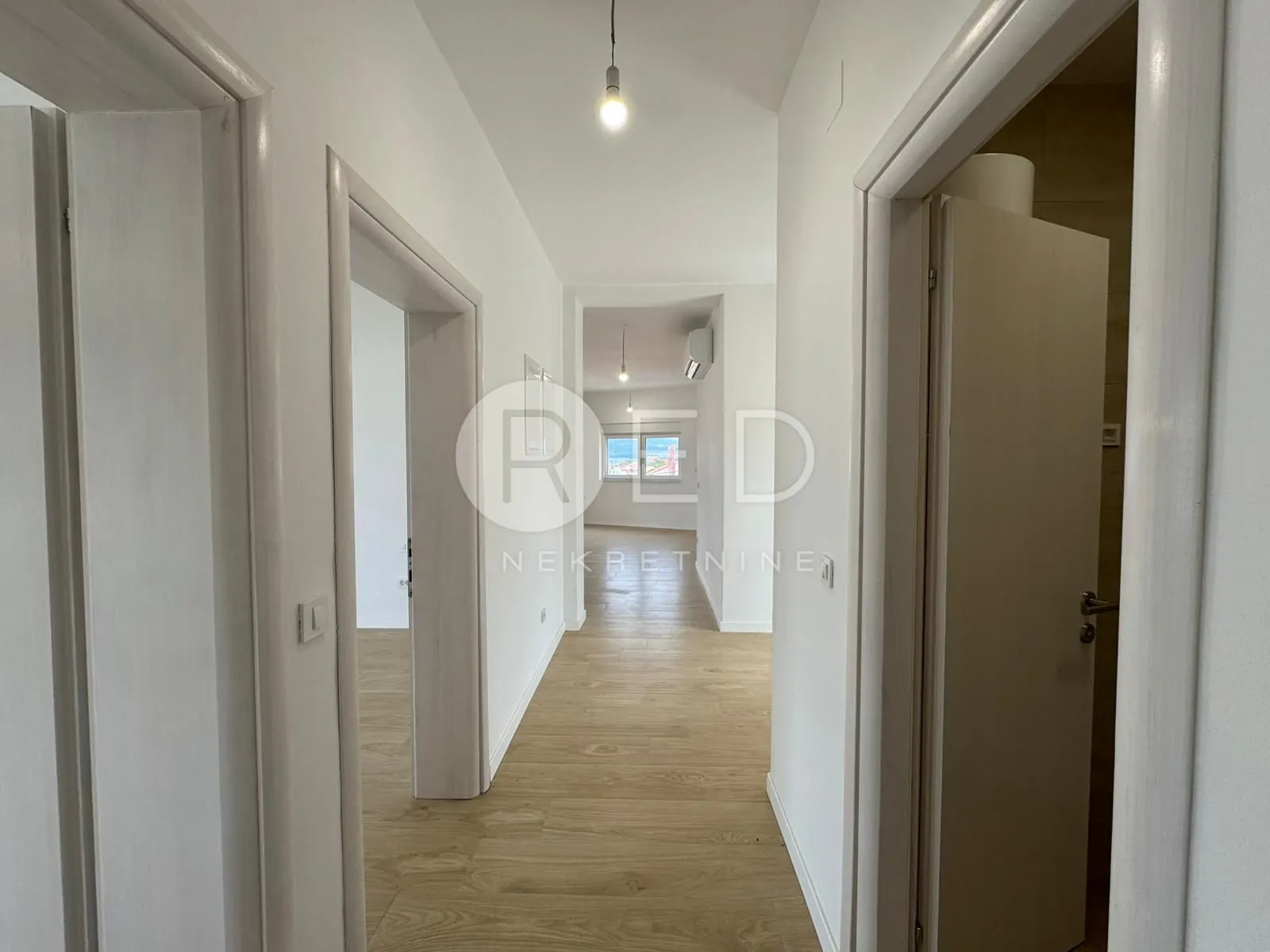 penthouse s pogledom na more 135 m2 - vinjerac - slika 6