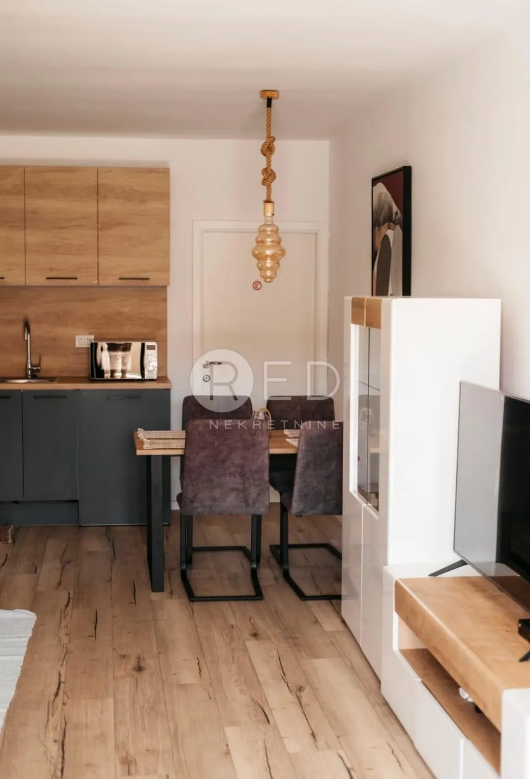 MANDRE KUĆA 275 m2/ 4 APARTMANA - Mandre, Kolan