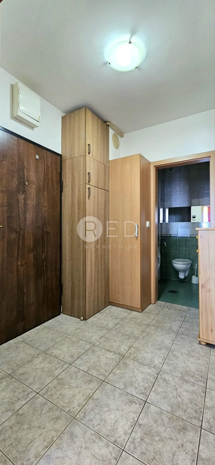 svijetao i odmah useljiv stan u vrapču – 53 m², lođa, lift - slika 8
