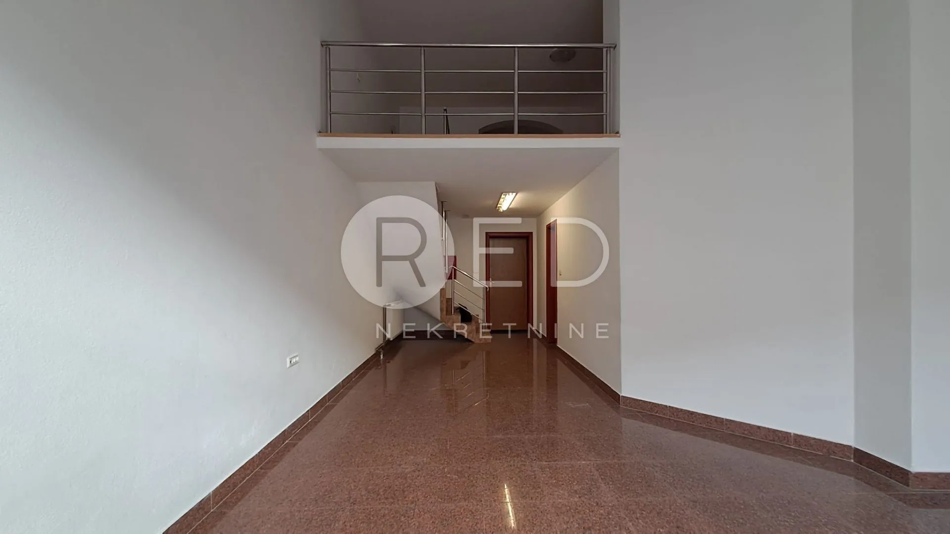 požega poslovni prostor 80m2 centar+parking - slika 7