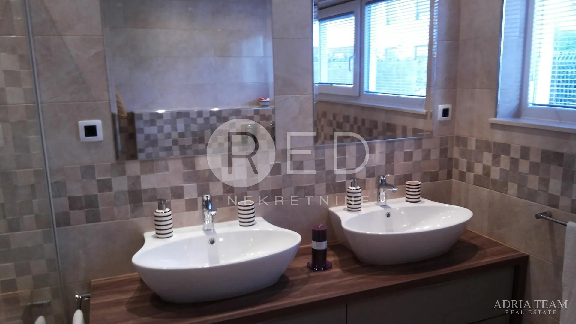 stan 5 metara od mora, 216 m2 - privlaka, zadarska - slika 10
