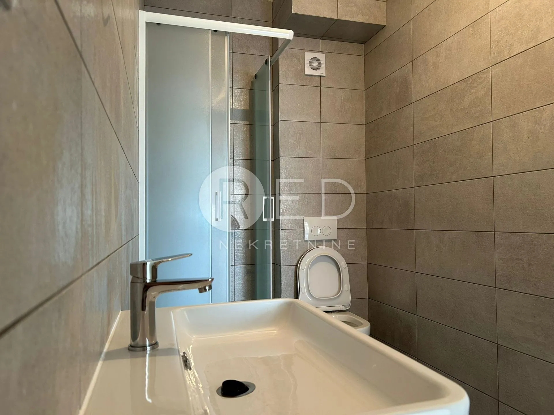 apartman u blizini mora na prodaju na katu - privlaka - slika 8