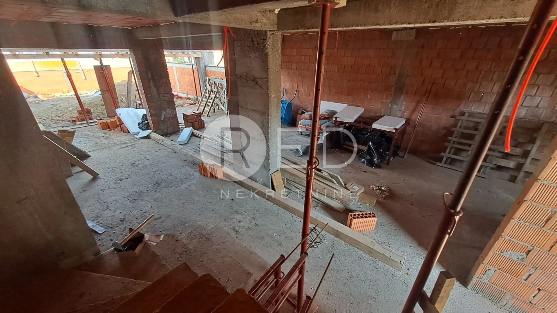 sl.brod dvoetažni stan 163,32m2 kolonija - slika 11