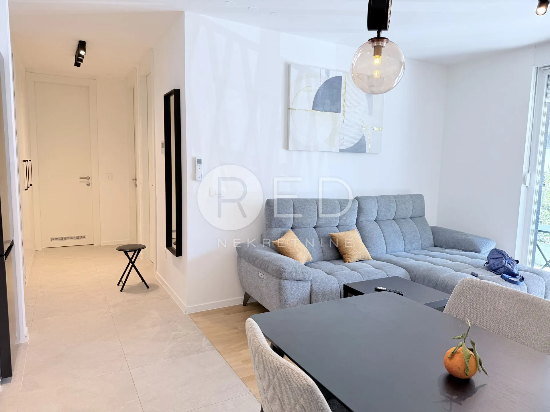 odlična lokacija – višnjik, 62 m², namješten + garaža - slika 2