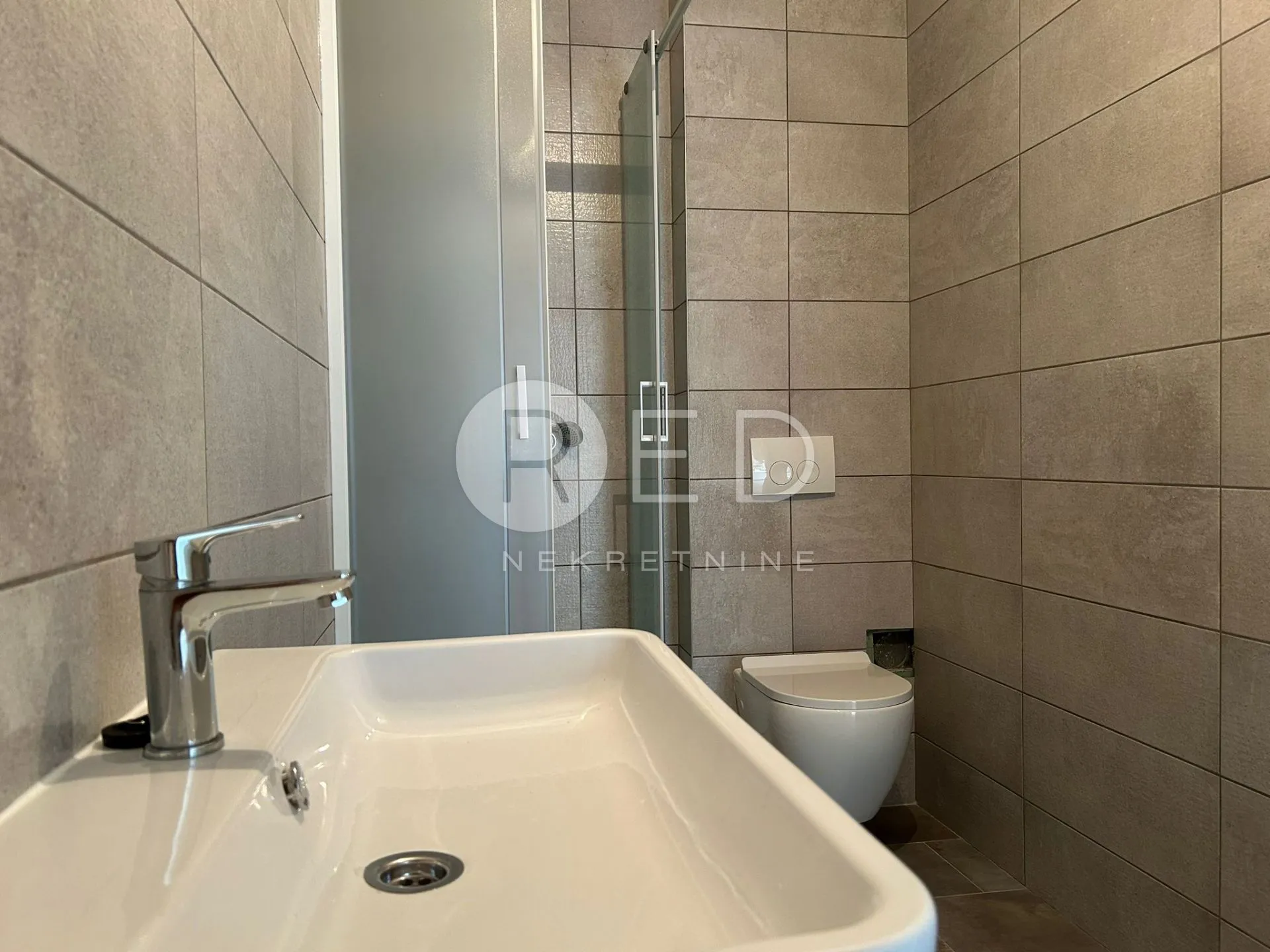 apartman u blizini mora na prodaju - privlaka - slika 10
