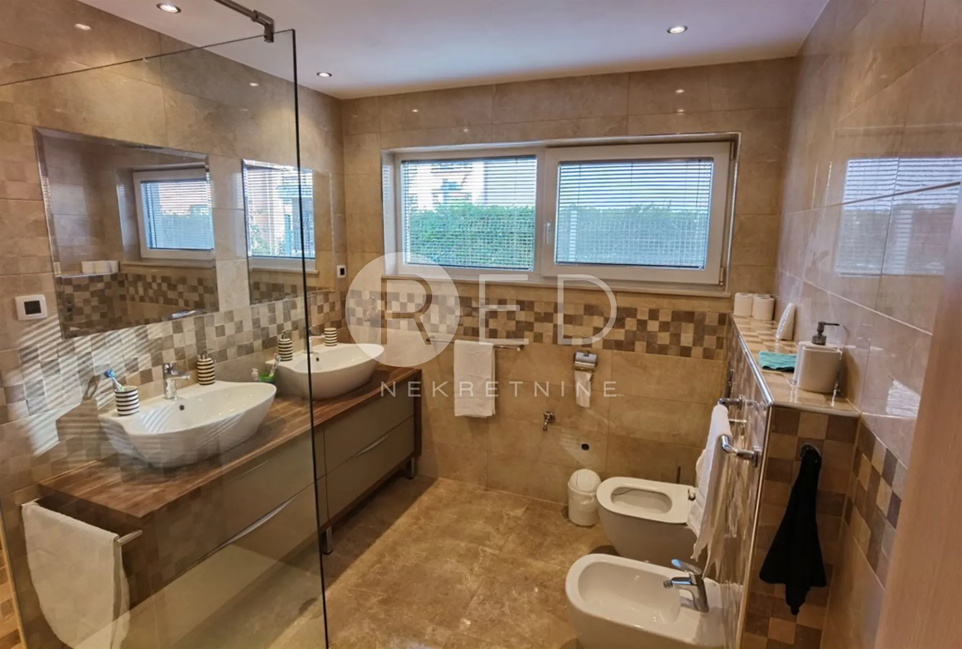 stan 5 metara od mora, 216 m2 - privlaka, zadarska - slika 15