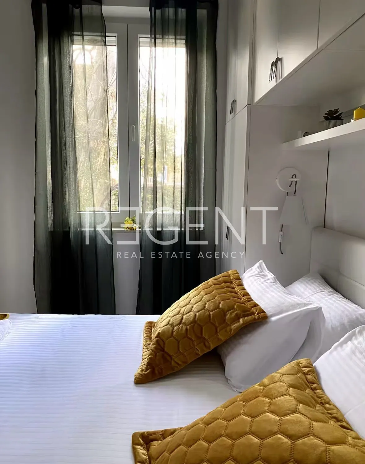 split, manuš - trosoban stan s loggiom - slika 10